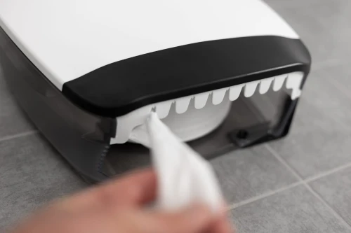 katrin_gigant_l_dispenser_white_teeth.jpg